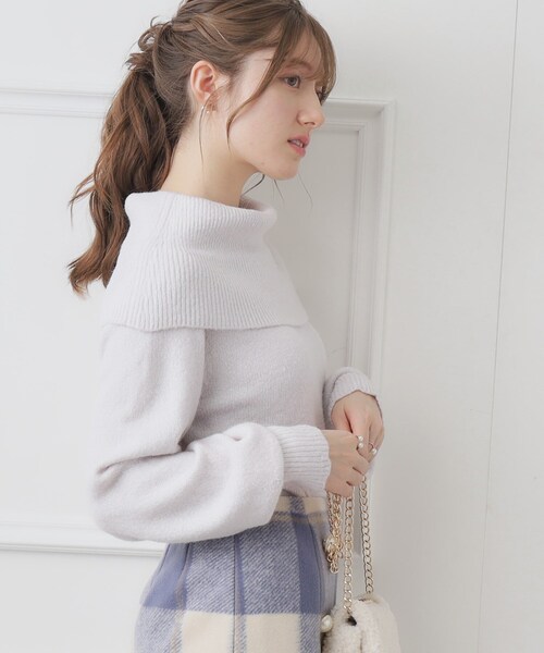 couture brooch（クチュールブローチ）の「◆【キラッと華やぎニット】オフタートル2WAYラメニット（ニット/セーター・レディース・アイボリー/ベビーピンク/ライトグレー・38/34/42）」の13枚目の写真