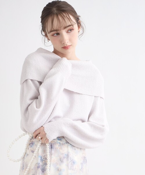 couture brooch（クチュールブローチ）の「◆【キラッと華やぎニット】オフタートル2WAYラメニット（ニット/セーター・レディース・アイボリー/ベビーピンク/ライトグレー・38/34/42）」の2枚目の写真