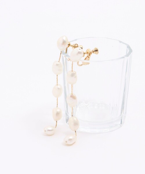 NOLLEY’S Sophi（ノーリーズソフィ）の「淡水レンパールイヤリング（イヤリング・レディース・オフホワイト・FREE）」の4枚目の写真