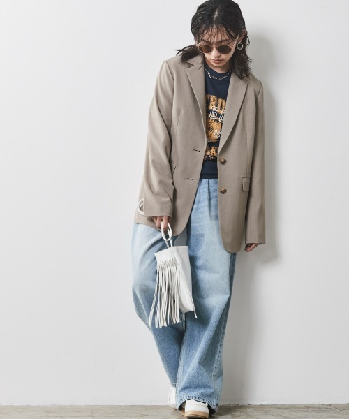 CHIC STYLE(シックスタイル)の「<大きいサイズ>ボックスシルエットテーラードジャケット シックスタイル(テーラードジャケット・レディース・ベージュ/ネイビー・L/LL/3L/4L/5L)」の3枚目の写真