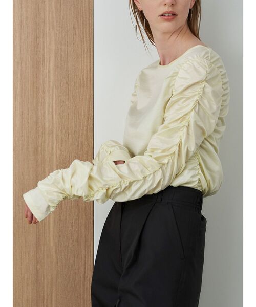 ELENDEEK（エレンディーク）の「シャーリングクルーネックカットソー