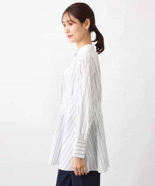 MK MICHEL KLEIN(エムケーミッシェルクラン)の「バンドカラーウエストタックブラウス/洗える(シャツ/ブラウス・レディース・ホワイト系その他/ブルー/ホワイト・38)」の11枚目の写真