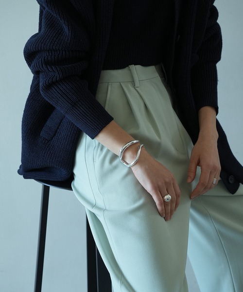 CLANE(クラネ)の「DOUBLE LINE BANGLE(バングル/リストバンド・レディース・シルバー・FREE)」の7枚目の写真