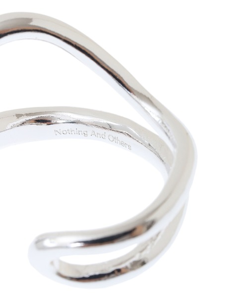 CLANE(クラネ)の「DOUBLE LINE BANGLE(バングル/リストバンド・レディース・シルバー・FREE)」の2枚目の写真
