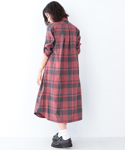 BEAMS BOY(ビームスボーイ)の「BEAMS BOY / ネルチェック ロールアップ ロングワンピース(シャツワンピース・レディース・レッド/ネイビー・ONE SIZE)」の18枚目の写真