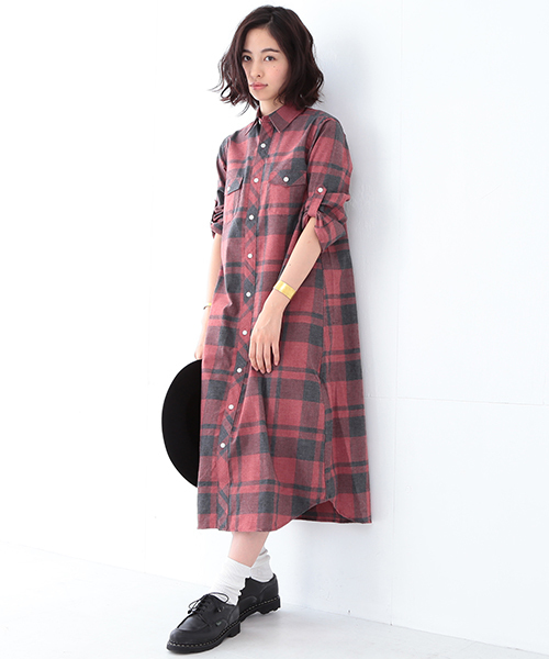 BEAMS BOY(ビームスボーイ)の「BEAMS BOY / ネルチェック ロールアップ ロングワンピース(シャツワンピース・レディース・レッド/ネイビー・ONE SIZE)」の19枚目の写真