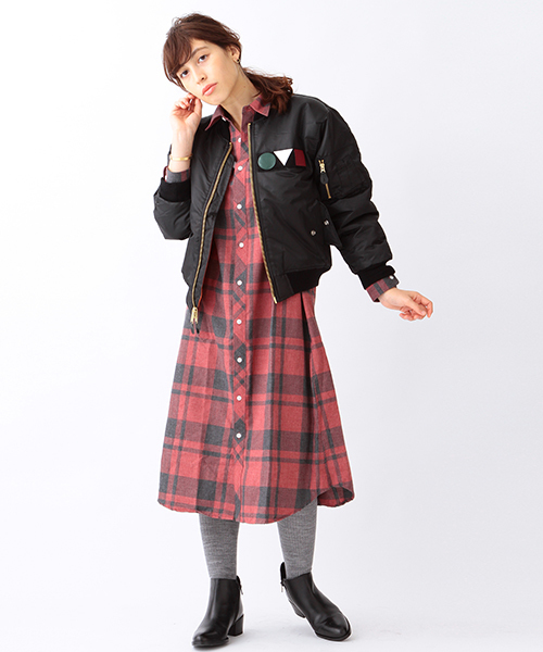 BEAMS BOY(ビームスボーイ)の「BEAMS BOY / ネルチェック ロールアップ ロングワンピース(シャツワンピース・レディース・レッド/ネイビー・ONE SIZE)」の21枚目の写真