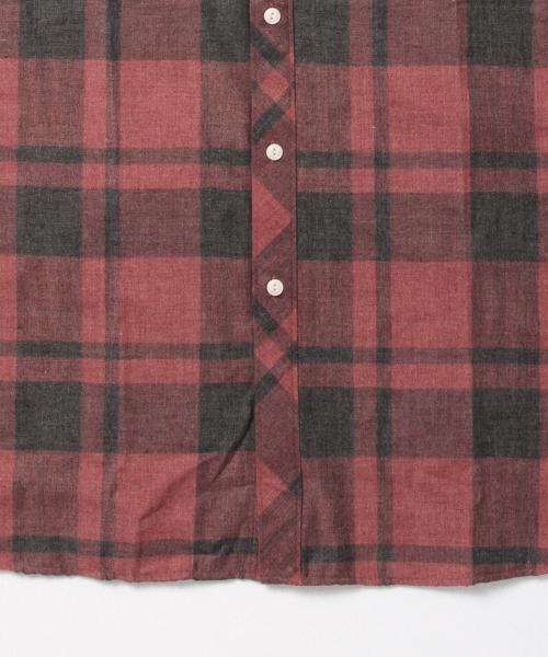 BEAMS BOY(ビームスボーイ)の「BEAMS BOY / ネルチェック ロールアップ ロングワンピース(シャツワンピース・レディース・レッド/ネイビー・ONE SIZE)」の3枚目の写真