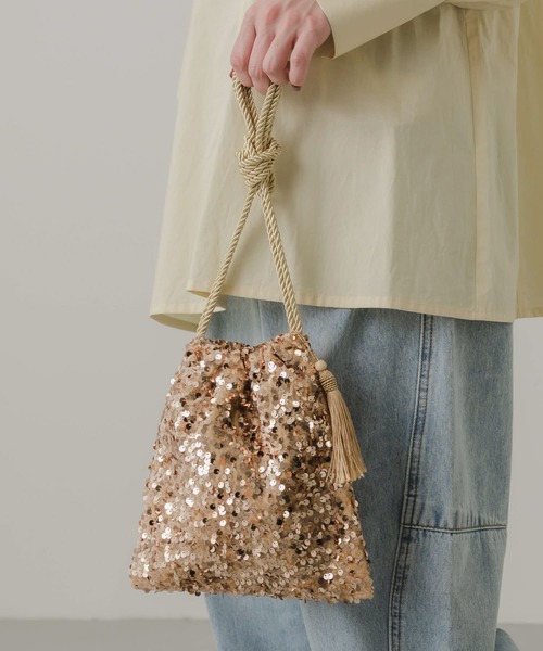 SMELLY（スメリー）の「スパンコールキンチャクショルダー（ショルダーバッグ・レディース・ブラック系その他/ゴールド系その他・-）」の2枚目の写真