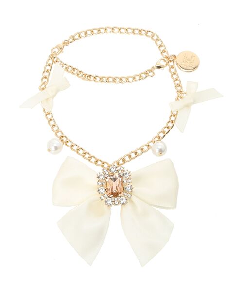 Maison de FLEUR（メゾンドフルール）の「ビジューリボンパールバッグチャーム（チャーム・レディース・アイボリー/ブラック/ピンクベージュ・FREE）」の6枚目の写真