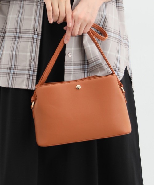 Honeys（ハニーズ）の「軽量両あおりショルダーバッグ（ショルダーバッグ・レディース・アイボリー/ブラック/ブルー/ベージュ系その他/レッド/キャメル/ミント/スミクロ・FREE）」の7枚目の写真