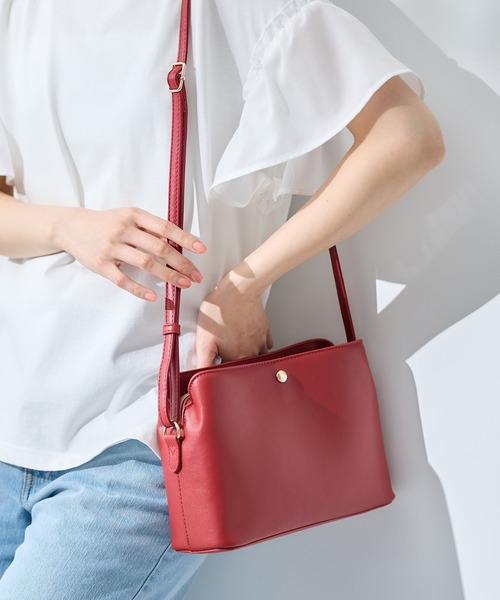 Honeys（ハニーズ）の「軽量両あおりショルダーバッグ（ショルダーバッグ・レディース・アイボリー/ブラック/ブルー/ベージュ系その他/レッド/キャメル/ミント/スミクロ・FREE）」の8枚目の写真