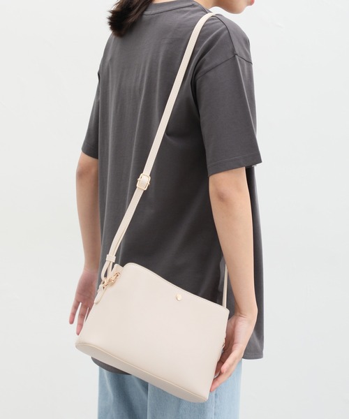 Honeys（ハニーズ）の「軽量両あおりショルダーバッグ（ショルダーバッグ・レディース・アイボリー/ブラック/ブルー/ベージュ系その他/レッド/キャメル/ミント/スミクロ・FREE）」の11枚目の写真