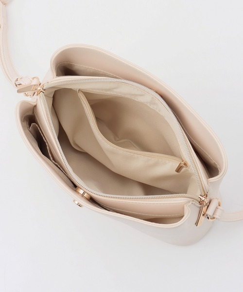 Honeys（ハニーズ）の「軽量両あおりショルダーバッグ（ショルダーバッグ・レディース・アイボリー/ブラック/ブルー/ベージュ系その他/レッド/キャメル/ミント/スミクロ・FREE）」の18枚目の写真