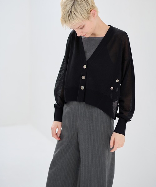 LANVIN en Bleu(ランバンオンブルー)の「メニーボタンカーディガン(カーディガン/ボレロ・レディース・イエロー/ブルー系その他/グレー/ブラック・38)」の2枚目の写真