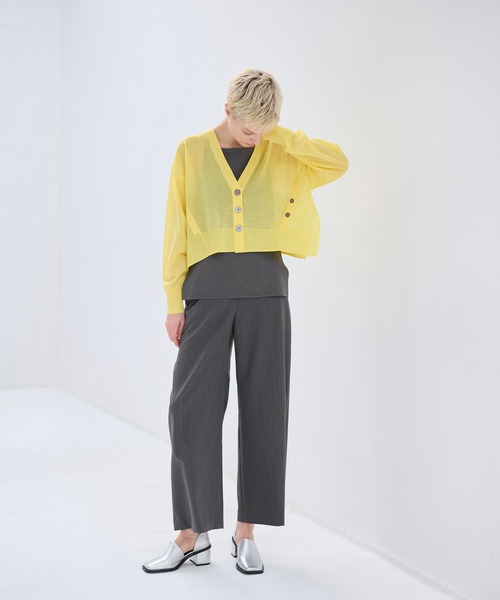 LANVIN en Bleu(ランバンオンブルー)の「メニーボタンカーディガン(カーディガン/ボレロ・レディース・イエロー/ブルー系その他/グレー/ブラック・38)」の6枚目の写真