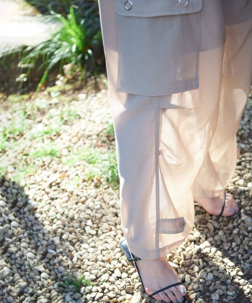 schott（ショット）の「ShottｘRUMBLE RED (ショットｘランブルレッド) SLUB CHIFFON CARGO PANTS（カーゴパンツ・レディース・ベージュ/チャコールグレー・F）」の5枚目の写真