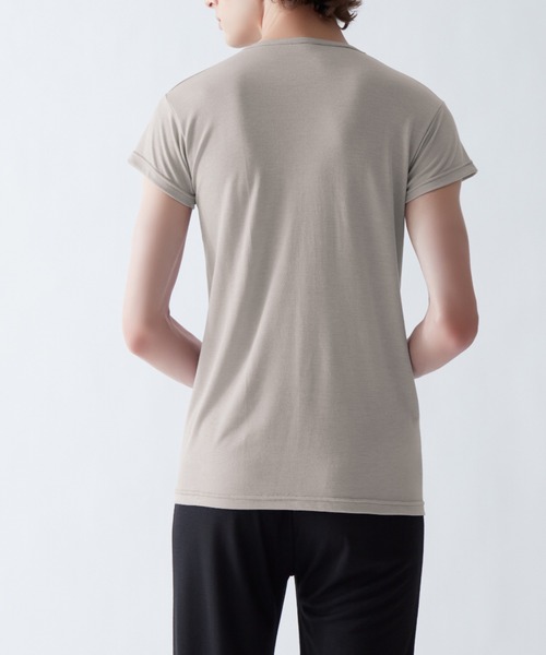 GUNZE（グンゼ）の「アセドロン 汗取り付きVネックTシャツ 鹿の子 ベタつき瞬時にどこへやら（インナーウェア/肌着・メンズ・シルバー系その他/ホワイト/ブラック・LARGE/X-LARGE/MEDIUM）」の12枚目の写真