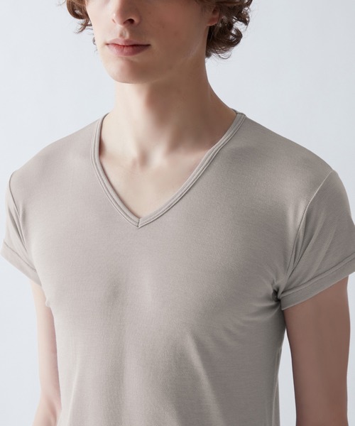 GUNZE（グンゼ）の「アセドロン 汗取り付きVネックTシャツ 鹿の子 ベタつき瞬時にどこへやら（インナーウェア/肌着・メンズ・シルバー系その他/ホワイト/ブラック・LARGE/X-LARGE/MEDIUM）」の13枚目の写真