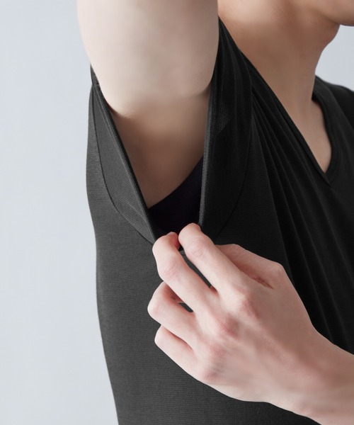 GUNZE（グンゼ）の「アセドロン 汗取り付きVネックTシャツ 鹿の子 ベタつき瞬時にどこへやら（インナーウェア/肌着・メンズ・シルバー系その他/ホワイト/ブラック・LARGE/X-LARGE/MEDIUM）」の18枚目の写真