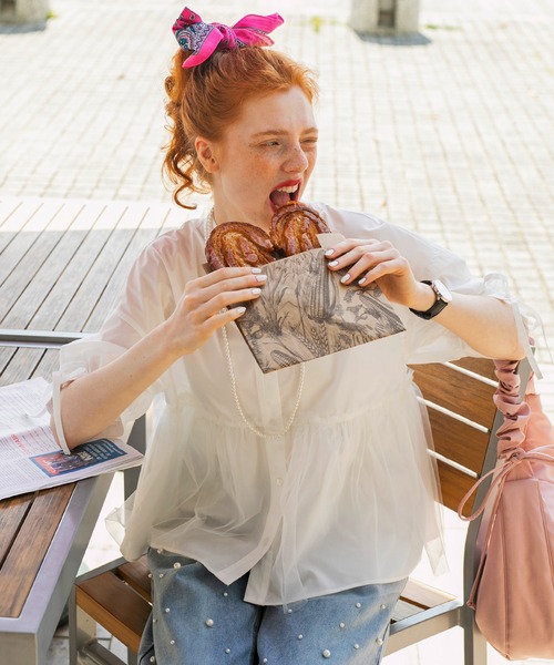 BONLECILL（ボンルシール）の「チュールドッキング ペプラムデザインリボンパフスリーブブラウス（シャツ/ブラウス・レディース・ピンク/グレイッシュブルー/ブラック/アイボリー/ネイビー・FREE）」の8枚目の写真