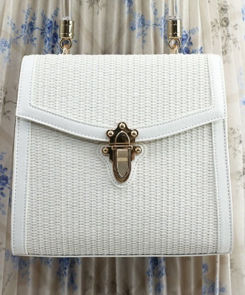 an another angelus(アンアナザーアンジェラス)の「フロント金具使いフェイクラフィアバッグ(ハンドバッグ・レディース・ブラック×ベージュ/オフホワイト・FREE)」の8枚目の写真