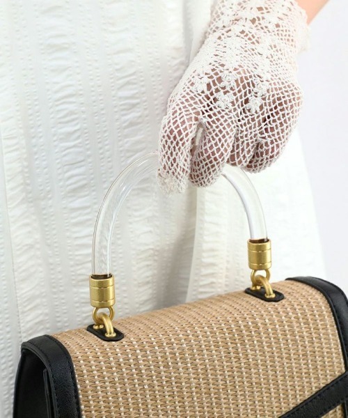 an another angelus(アンアナザーアンジェラス)の「フロント金具使いフェイクラフィアバッグ(ハンドバッグ・レディース・ブラック×ベージュ/オフホワイト・FREE)」の17枚目の写真