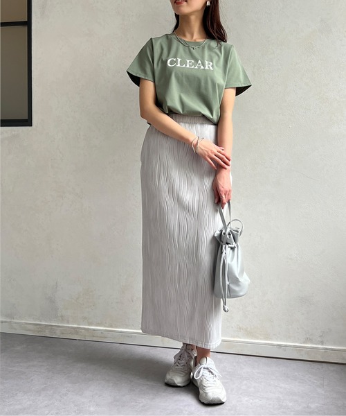 Chez toi(シェトワ)の「箔ラインロゴTシャツ(Tシャツ/カットソー・レディース・ブラック/グレイッシュベージュ/オリーブ/オフホワイト・FREE)」の18枚目の写真