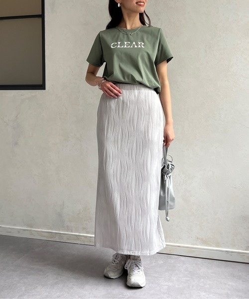 Chez toi(シェトワ)の「箔ラインロゴTシャツ(Tシャツ/カットソー・レディース・ブラック/グレイッシュベージュ/オリーブ/オフホワイト・FREE)」の17枚目の写真