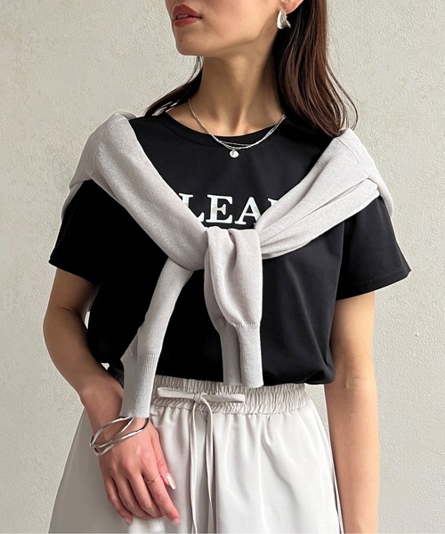 Chez toi(シェトワ)の「箔ラインロゴTシャツ(Tシャツ/カットソー・レディース・ブラック/グレイッシュベージュ/オリーブ/オフホワイト・FREE)」の15枚目の写真