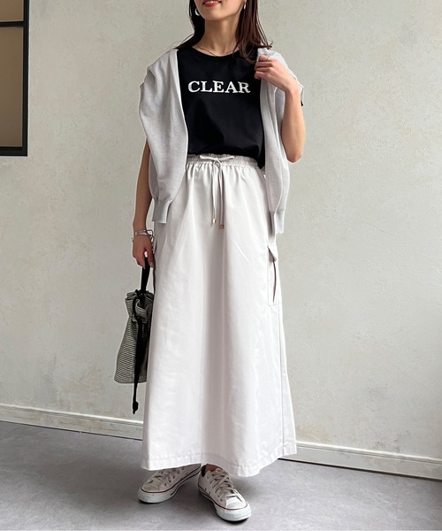 Chez toi(シェトワ)の「箔ラインロゴTシャツ(Tシャツ/カットソー・レディース・ブラック/グレイッシュベージュ/オリーブ/オフホワイト・FREE)」の8枚目の写真