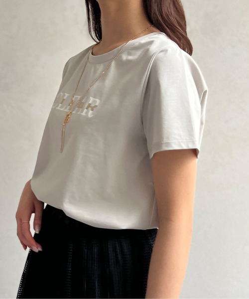 Chez toi(シェトワ)の「箔ラインロゴTシャツ(Tシャツ/カットソー・レディース・ブラック/グレイッシュベージュ/オリーブ/オフホワイト・FREE)」の5枚目の写真