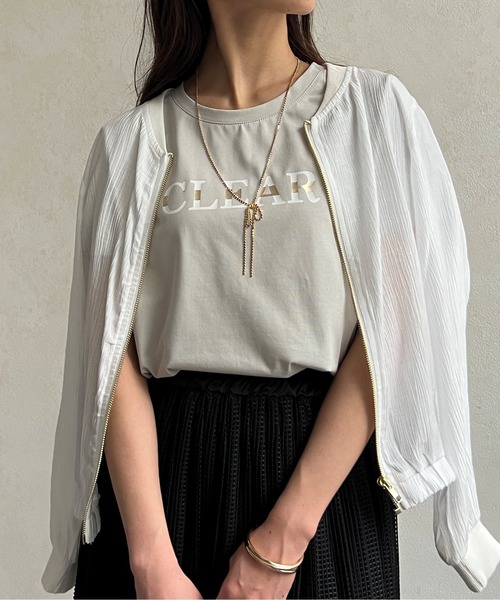 Chez toi(シェトワ)の「箔ラインロゴTシャツ(Tシャツ/カットソー・レディース・ブラック/グレイッシュベージュ/オリーブ/オフホワイト・FREE)」の7枚目の写真