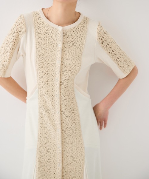 PUBLIC TOKYO（パブリックトウキョウ）の「コットンレースミックスワンピース（ワンピース・レディース・ブラック/アイボリー・1/2）」の12枚目の写真