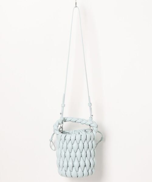 CHARLES & KEITH（チャールズ & キース）の「Bia ビア パッドテクスチャーバケットバッグ（ショルダーバッグ・レディース・セージグリーン/ベージュ/スミクロ・S）」の20枚目の写真