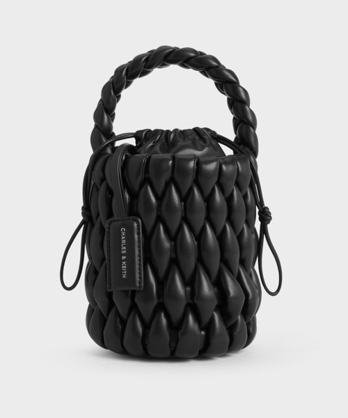 CHARLES & KEITH（チャールズ & キース）の「Bia ビア パッドテクスチャーバケットバッグ（ショルダーバッグ・レディース・セージグリーン/ベージュ/スミクロ・S）」の2枚目の写真