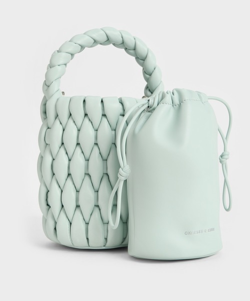 CHARLES & KEITH（チャールズ & キース）の「Bia ビア パッドテクスチャーバケットバッグ（ショルダーバッグ・レディース・セージグリーン/ベージュ/スミクロ・S）」の9枚目の写真