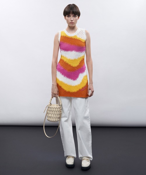CHARLES & KEITH（チャールズ & キース）の「Bia ビア パッドテクスチャーバケットバッグ（ショルダーバッグ・レディース・セージグリーン/ベージュ/スミクロ・S）」の22枚目の写真