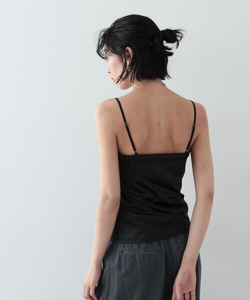 GALLEST（ギャレスト）の「◆カップ付きシャインベアトップ（Tシャツ/カットソー・レディース・ブロンズ/シルバー系その他/シルバー/ブラック・38）」の2枚目の写真