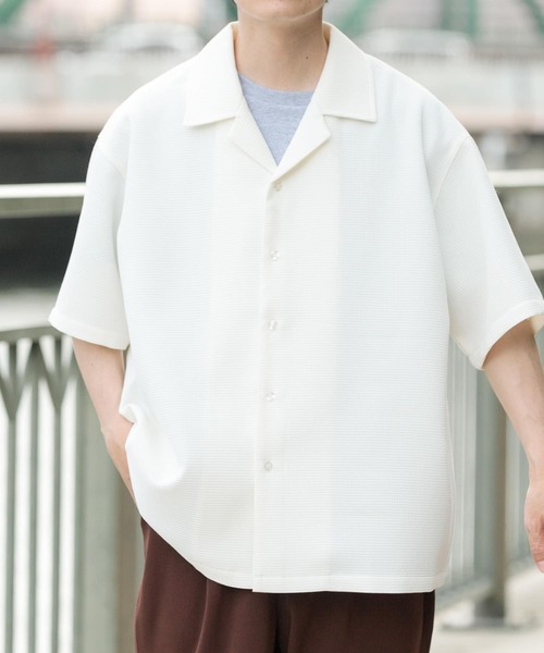 ITEMS URBANRESEARCH（アイテムズ アーバンリサーチ）の「ワッフル オープンカラー 半袖シャツ（シャツ/ブラウス・メンズ・ブラック/オフホワイト・MEDIUM/LARGE）」の3枚目の写真