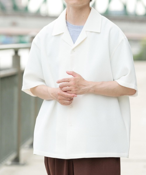 ITEMS URBANRESEARCH（アイテムズ アーバンリサーチ）の「ワッフル オープンカラー 半袖シャツ（シャツ/ブラウス・メンズ・ブラック/オフホワイト・MEDIUM/LARGE）」の4枚目の写真