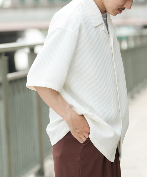 ITEMS URBANRESEARCH（アイテムズ アーバンリサーチ）の「ワッフル オープンカラー 半袖シャツ（シャツ/ブラウス・メンズ・ブラック/オフホワイト・MEDIUM/LARGE）」の5枚目の写真