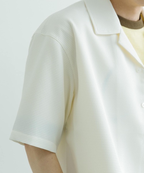ITEMS URBANRESEARCH（アイテムズ アーバンリサーチ）の「ワッフル オープンカラー 半袖シャツ（シャツ/ブラウス・メンズ・ブラック/オフホワイト・MEDIUM/LARGE）」の8枚目の写真