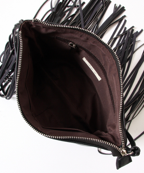 Rouge vif（ルージュヴィフ）の「フリンジクラッチ（クラッチバッグ・レディース・ブラック・FREE）」の5枚目の写真