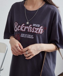 綿100%オーバーサイズロゴプリントTシャツ