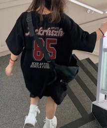 綿100%オーバーサイズロゴプリントTシャツ