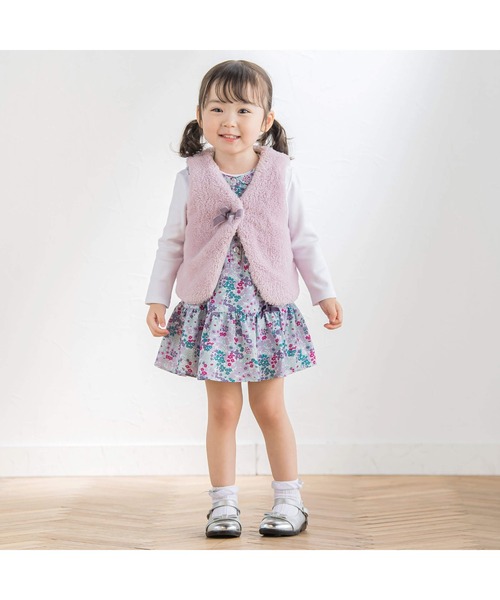 BeBe(ベベ)の「シープボアリボンベスト(80~90cm)(ベスト・キッズ・オフホワイト/ピンク・FREE)」の11枚目の写真