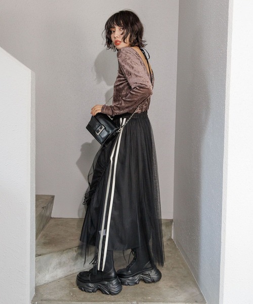 PAGEBOY(ページボーイ)の「ベロアチュールロングスリーブ(Tシャツ/カットソー・レディース・ブラウン/ブラック/ターコイズブルー/オフホワイト・FREE)」の18枚目の写真