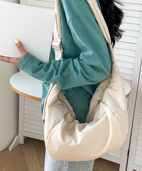 WEGO（ウィゴー）の「WEGO/【新色追加！】人気NO.1 ハーフムーンショルダー（ショルダーバッグ・レディース・アイボリー/ブラック・FREE）」の17枚目の写真