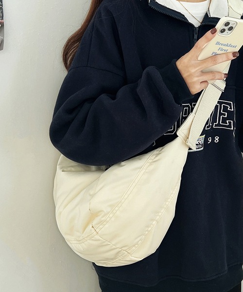 WEGO（ウィゴー）の「WEGO/【新色追加！】人気NO.1 ハーフムーンショルダー（ショルダーバッグ・レディース・アイボリー/ブラック・FREE）」の18枚目の写真